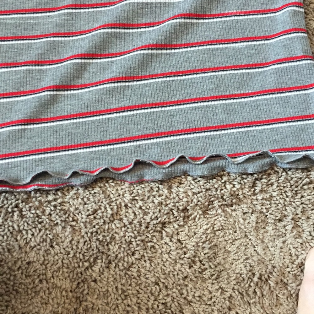 Crop top - Picture 2 of 3